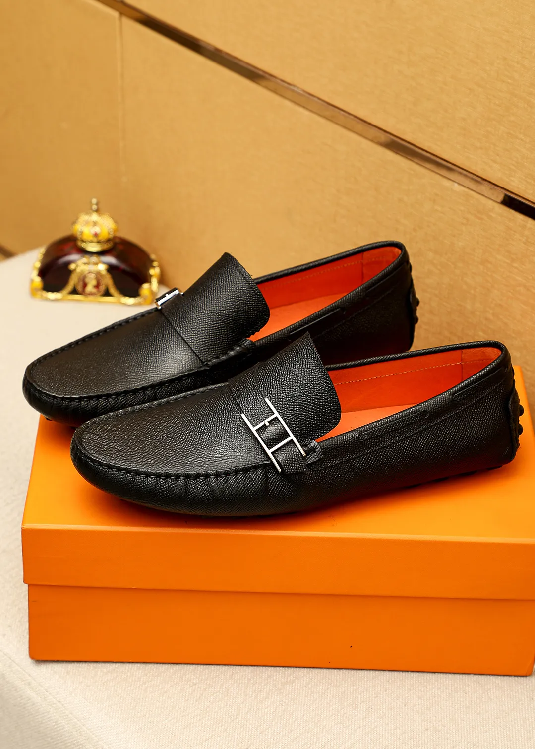 Men's shoes 💰380 💐 Product trademark: HERMES "Hermès" Doudou shoes Regular size: 38-44 (45.46.47🉑️Customized) Product materials: Selected imported first-layer cross-grain cowhide leather upper + luxury hardware buckle, imported pig leather lining. Strong three-dimensional visual effect, original outsole color: 1⃣️color optional